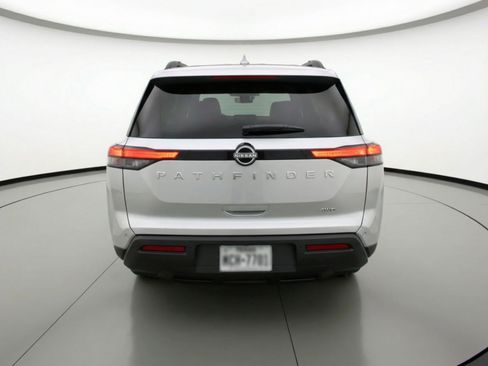 Used 2025 Nissan Pathfinder SV image 7