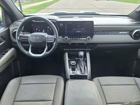 Used 2025 Chevrolet Colorado ZR2 AWD/4WD image 15