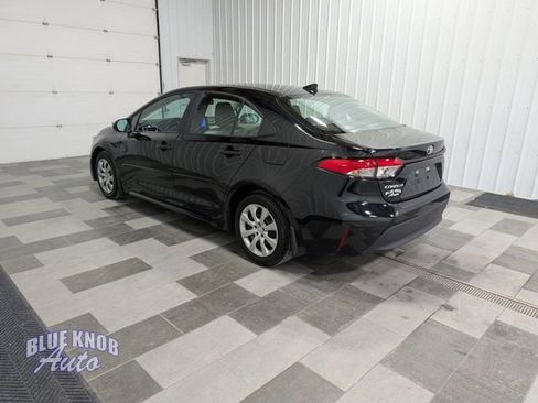 Used 2025 Toyota Corolla LE image 2