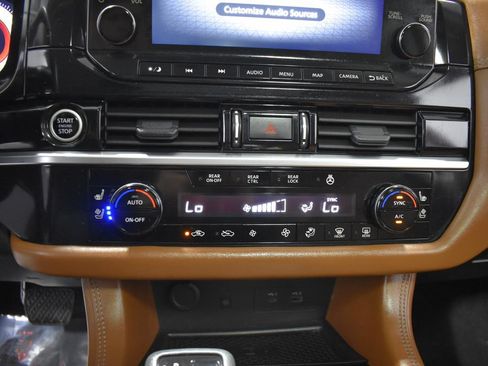 Used 2023 Nissan Pathfinder Platinum AWD/4WD image 21