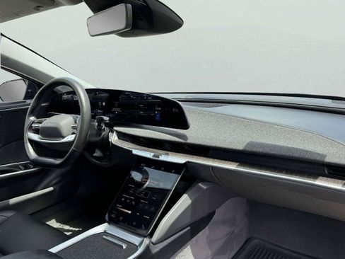 Used 2025 Lucid Air Pure RWD image 67