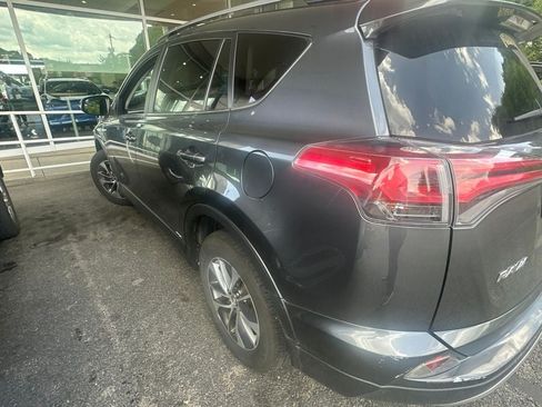 Used 2017 Toyota RAV4 XLE w/ Carpet Mat Package AWD/4WD image 13
