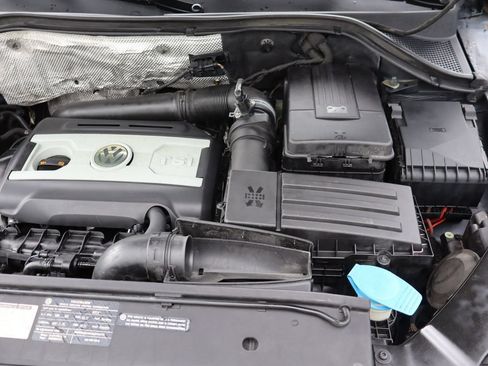 Used 2011 Volkswagen Tiguan SEL AWD/4WD image 40