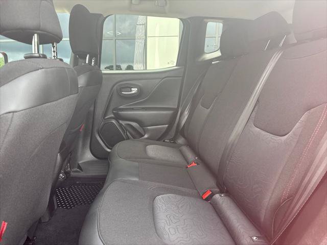 Used 2023 Jeep Renegade Trailhawk AWD/4WD image 20