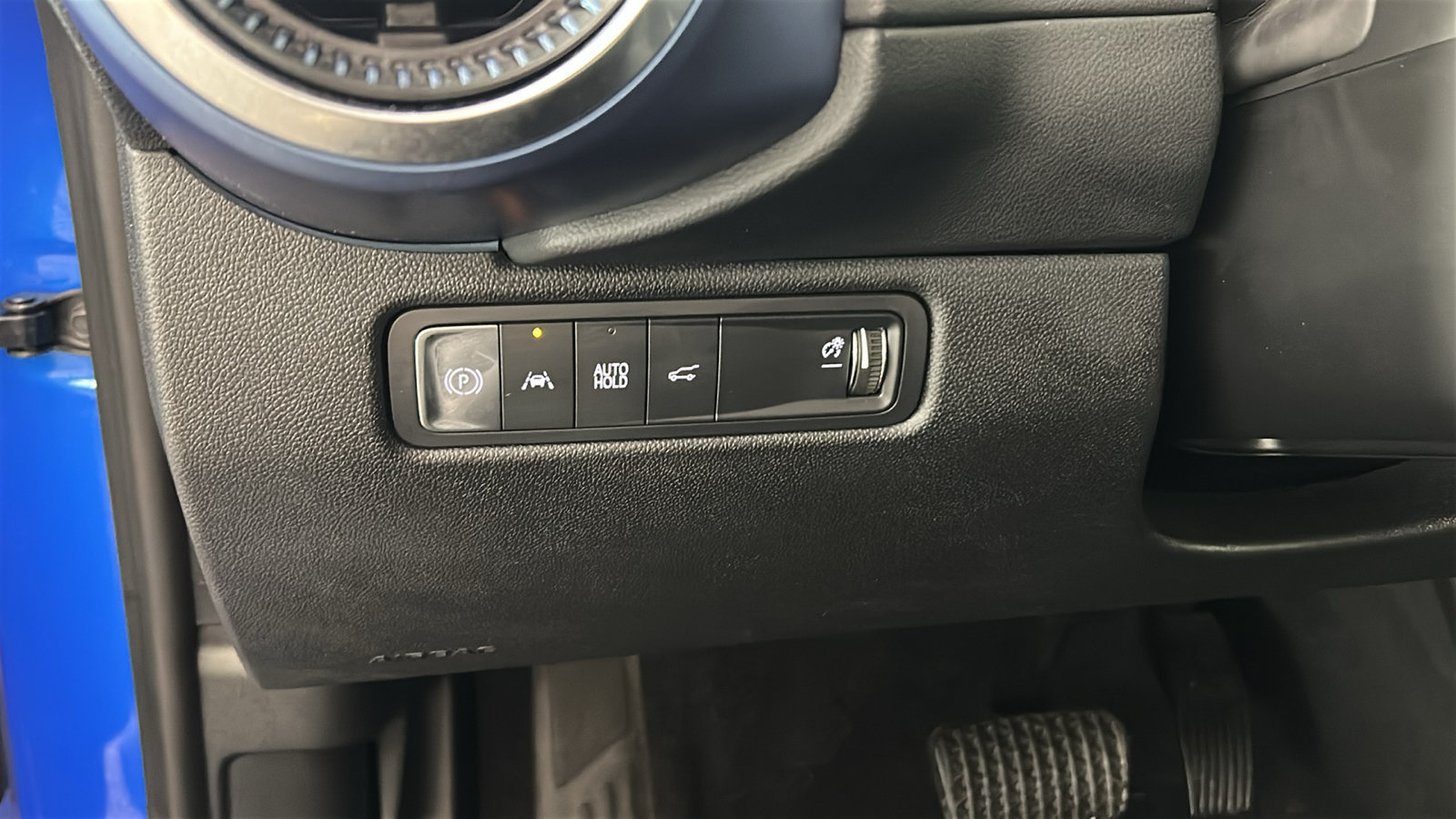 Used 2024 Chevrolet Equinox EV LT FWD image 23