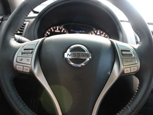Used 2015 Nissan Altima 2.5 SV w/ Convenience Package FWD image 12