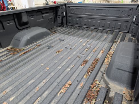 Used 2025 GMC Sierra 3500 SLE w/ SLE Value Package image 7