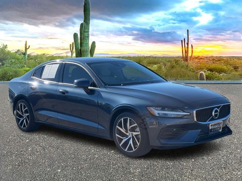 Used 2020 Volvo S60 T6 Momentum image 9
