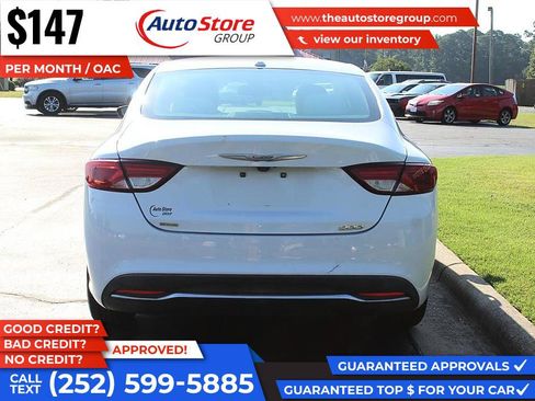 Used 2015 Chrysler 200 Limited w/ Convenience Group FWD image 7