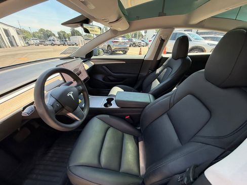 Used 2023 Tesla Model 3 Standard Range RWD image 4