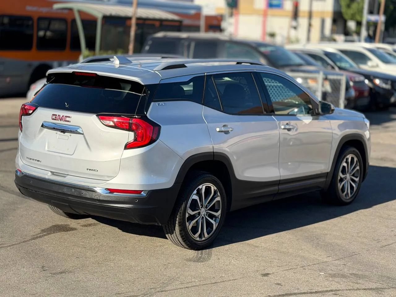 Used 2020 GMC Terrain SLT w/ Preferred Package AWD/4WD image 18