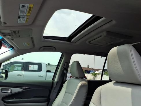 Used 2016 Honda Pilot Touring image 19