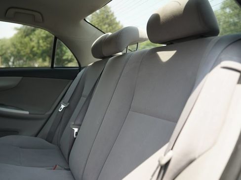 Used 2011 Toyota Corolla LE FWD image 11