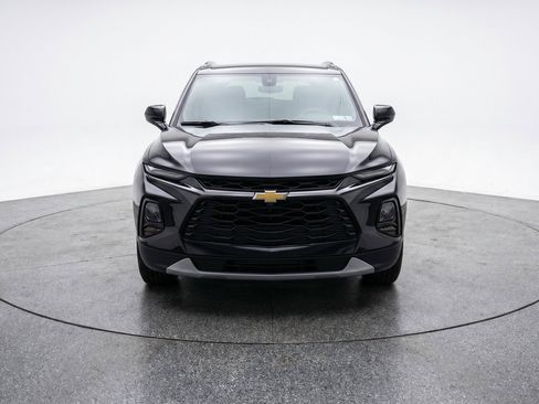 Used 2025 Chevrolet Blazer LT FWD image 2