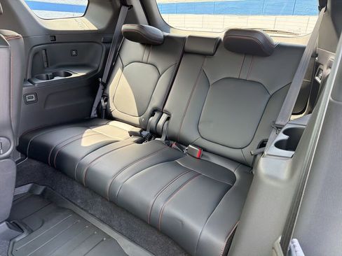 Used 2023 Honda Pilot TrailSport image 21