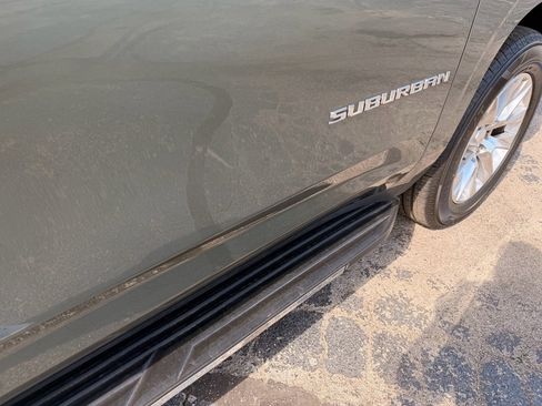 Used 2023 Chevrolet Suburban Premier image 42