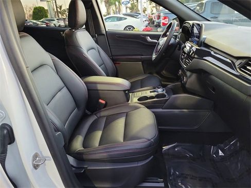 Used 2025 Ford Escape ST-Line w/ Equipment Group 301A image 13