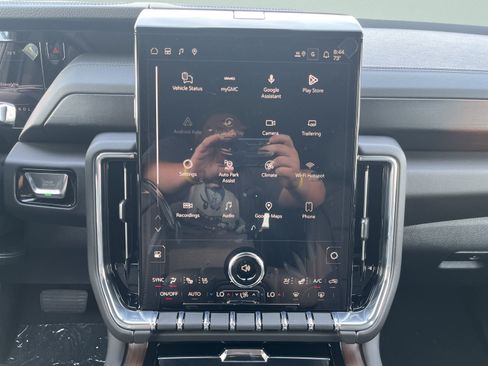 New 2026 GMC Yukon Denali w/ Sun & Power Step Package AWD/4WD image 28