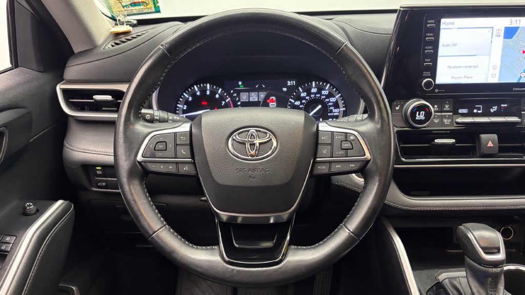 Certified 2021 Toyota Highlander XLE AWD/4WD image 28
