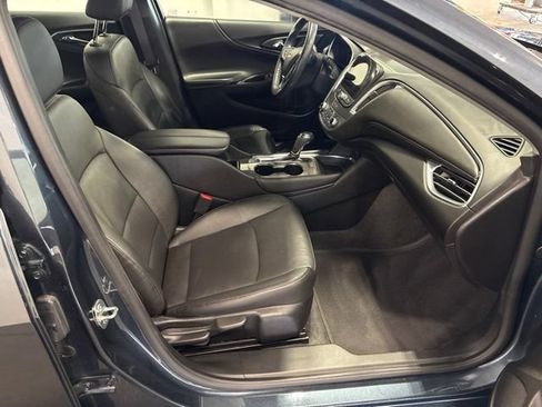 Used 2020 Chevrolet Malibu LT w/ Leather Package FWD image 37