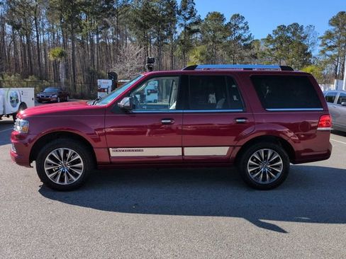 Used 2017 Lincoln Navigator Select image 7