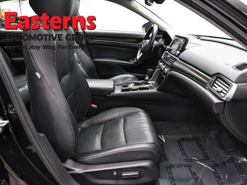 Used 2018 Honda Accord Touring image 23