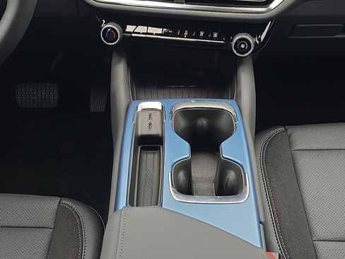 New 2026 Chevrolet Equinox EV LT image 25