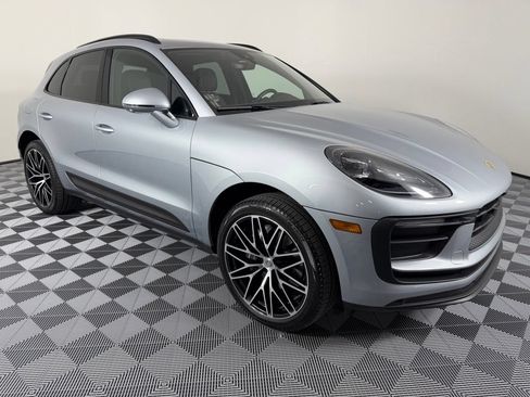 Certified 2024 Porsche Macan AWD/4WD image 12