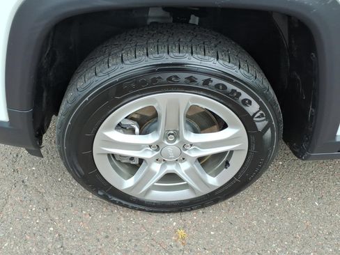 Used 2024 Jeep Compass Latitude w/ Altitude Special Edition AWD/4WD image 10