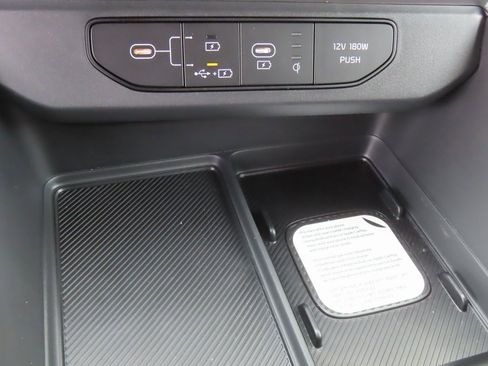 New 2026 Kia Carnival SX image 13