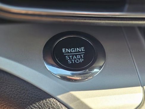 Used 2024 Ford Explorer XLT w/ Equipment Group 202A image 34