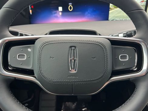 New 2026 Lincoln Nautilus Premier image 25