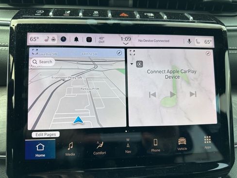 Used 2023 Jeep Grand Cherokee L Overland w/ Luxury Tech Group IV image 6