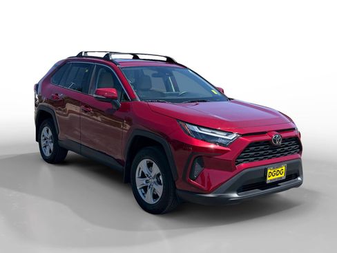 Used 2025 Toyota RAV4 XLE w/ Convenience Package FWD image 7