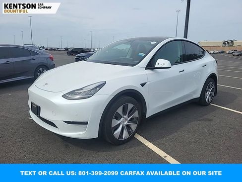 Used 2022 Tesla Model Y Long Range image 1