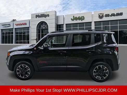 Certified 2023 Jeep Renegade Trailhawk AWD/4WD image 6