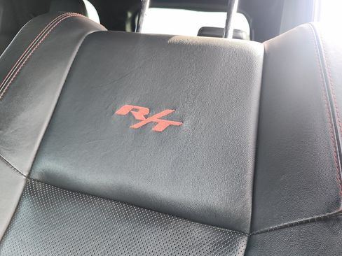 Used 2018 Dodge Durango R/T w/ Technology Group AWD/4WD image 19
