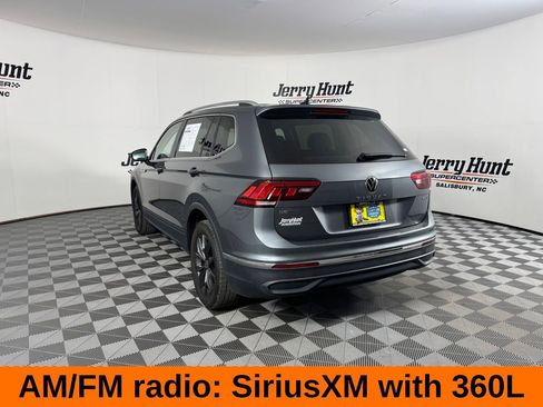 Used 2024 Volkswagen Tiguan SE image 9