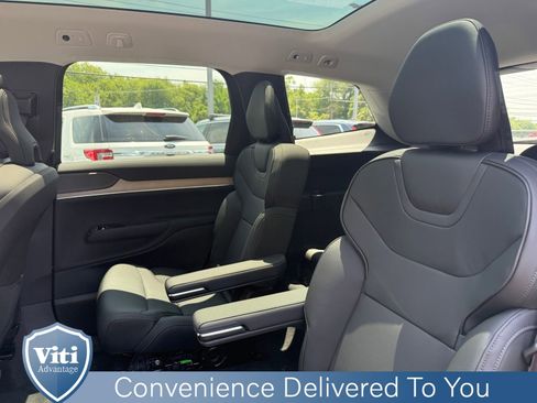 New 2025 Volvo EX90 Plus image 15