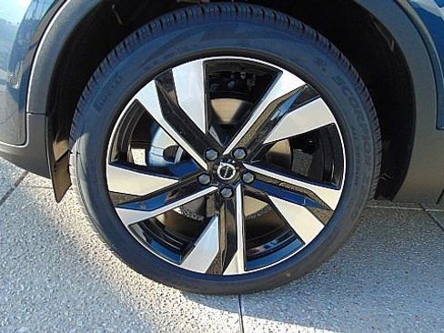New 2026 Volvo XC40 B5 Ultra w/ Climate Package image 12