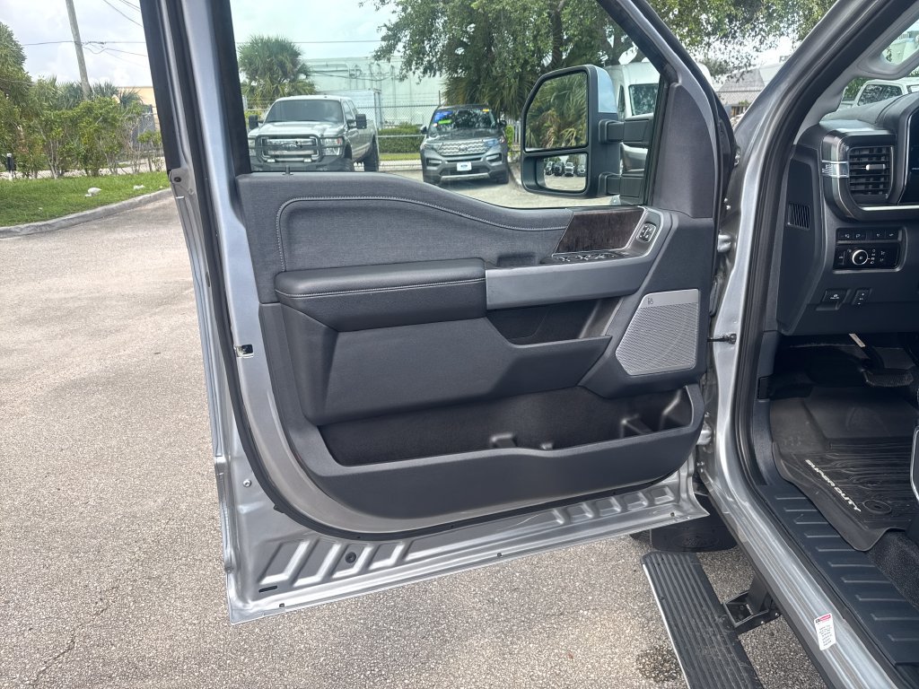 Used 2023 Ford F350 Lariat w/ Lariat Ultimate Package AWD/4WD image 14
