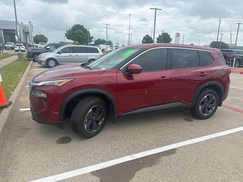 Used 2025 Nissan Rogue SV image 6