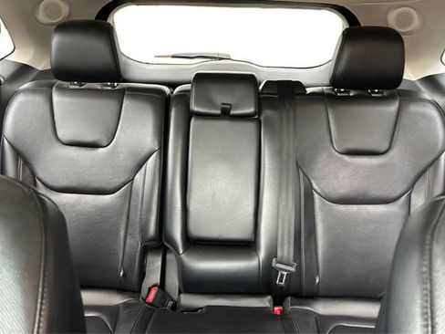 Used 2019 Ford Edge Titanium w/ Equipment Group 301A AWD/4WD image 15