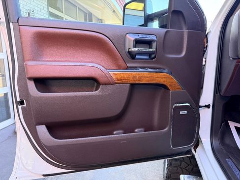 Used 2016 Chevrolet Silverado 2500 High Country w/ Duramax Plus Package AWD/4WD image 17
