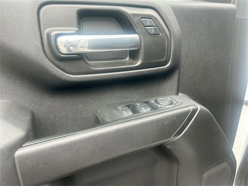Used 2024 Chevrolet Silverado 2500 Custom w/ Custom Value Package image 17