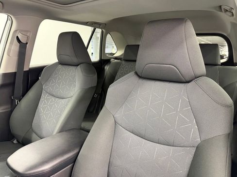 Used 2025 Toyota RAV4 XLE w/ Convenience Package FWD image 25