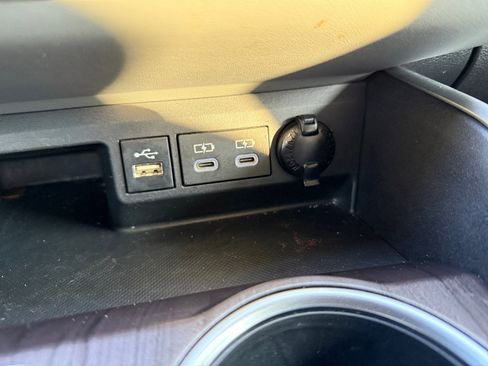 Used 2023 Toyota Highlander Limited image 24