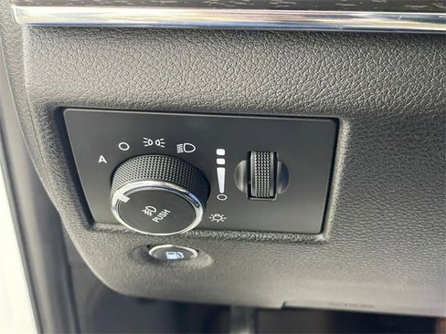 Used 2017 Jeep Grand Cherokee Limited image 15