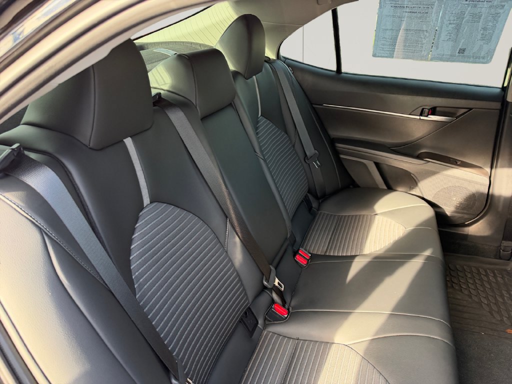 Used 2024 Toyota Camry SE FWD image 17
