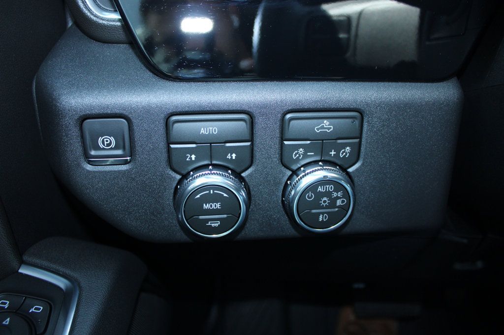 Used 2026 GMC Sierra 1500 Elevation w/ Elevation Select Package AWD/4WD image 39